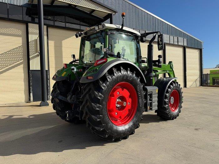 Photo 2. Fendt 618 Vario tractor