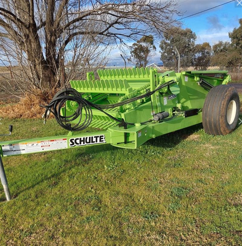 Photo 2. Schulte RS320 rock picker