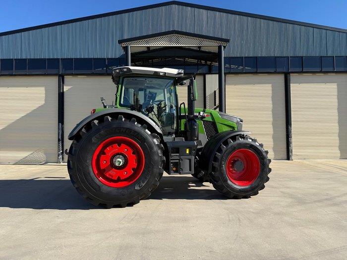 Photo 2. Fendt 826 Vario Gen 5