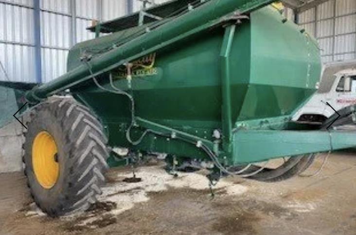 Photo 2. John Shearer 50' universal hydraulic tyne bar with 12000L 3bin apolo electric rate simplicity airseederJohn Shearer 50' universal hydraulic tyne bar with 12000L 3bin apolo electric rate simplicity airseeder