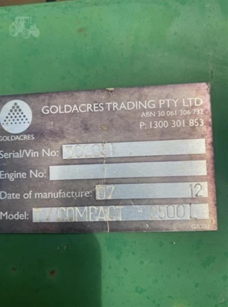 Photo 2. Goldacres CE2500 boom sprayer