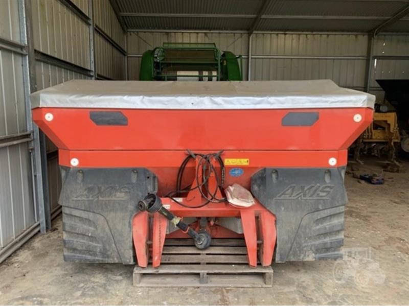 Photo 2. Kuhn Axis 20.1 spreader