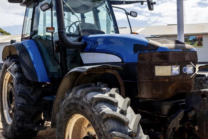 Photo 2. New Holland TM130 tractor