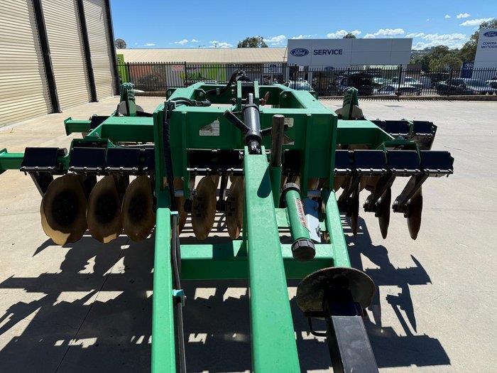 Photo 2. K-Line 2930U 3 Metre Trailing Speed Tiller
