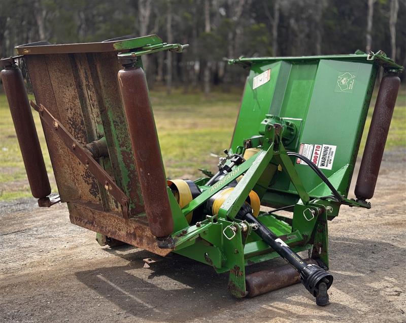Photo 2. Agrifarm 33600 11ft/3.4M wide area slasher