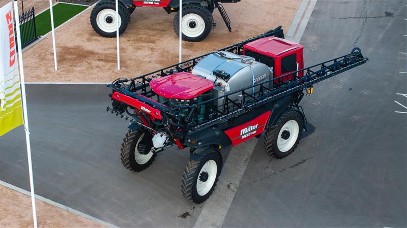 Photo 2. Miller Nitro 7380 Boom Spray