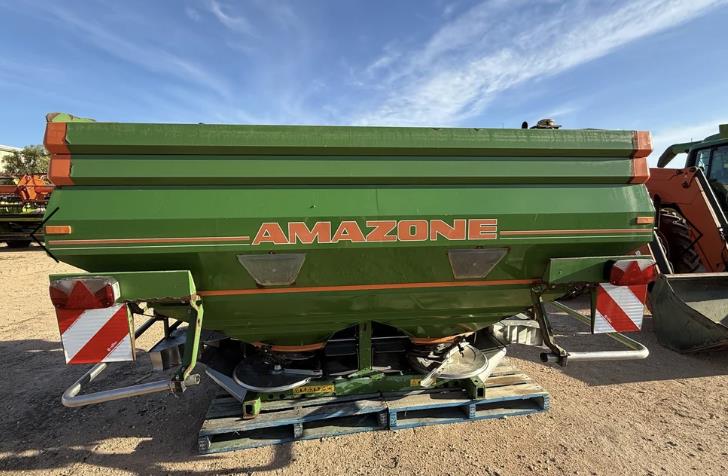 Photo 2. Amazone 3P linkage spreader