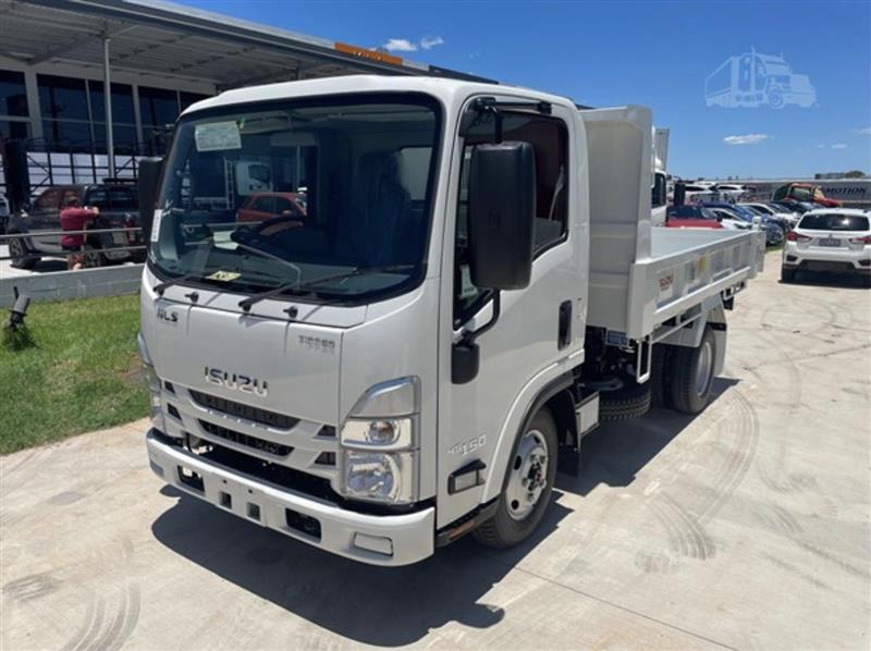 Photo 2. Isuzu NLS45-150 truck