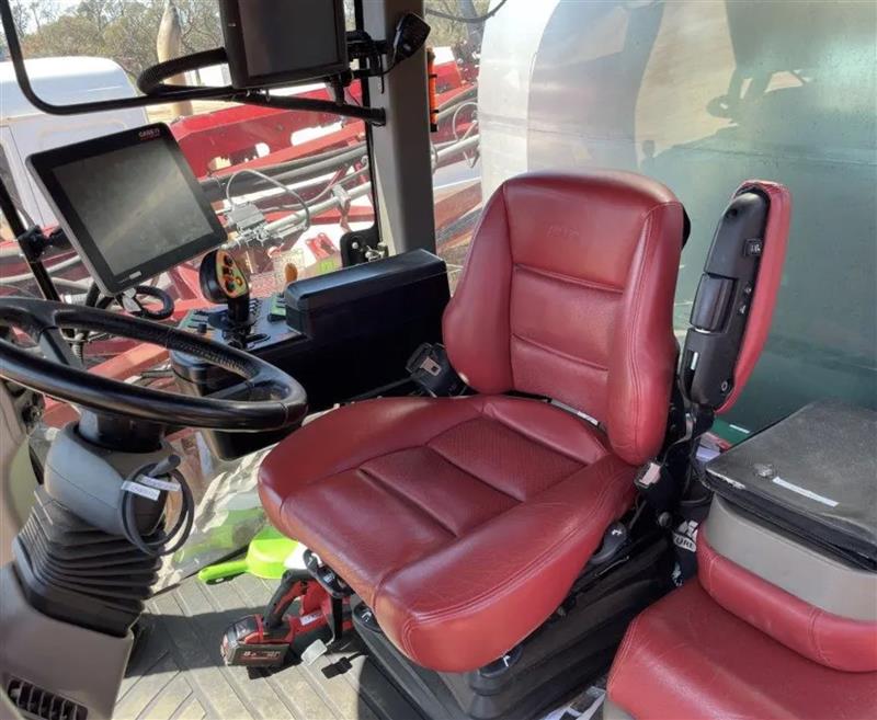 Photo 2. Case IH Patriot 4430 aim command flex s self propelled sprayer