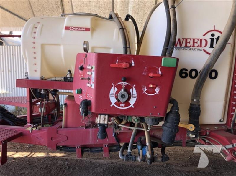 Photo 2. Croplands Weedit 6000 boom sprayer