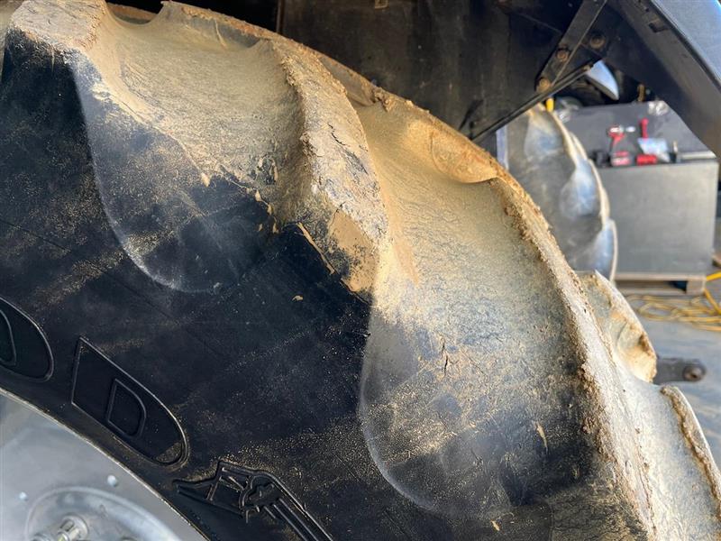 Photo 2. Case IH MX 90 tractor