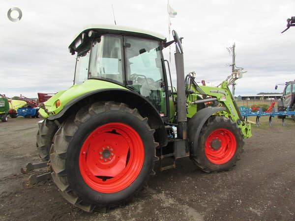 Photo 3. Claas Arion 520 tractor