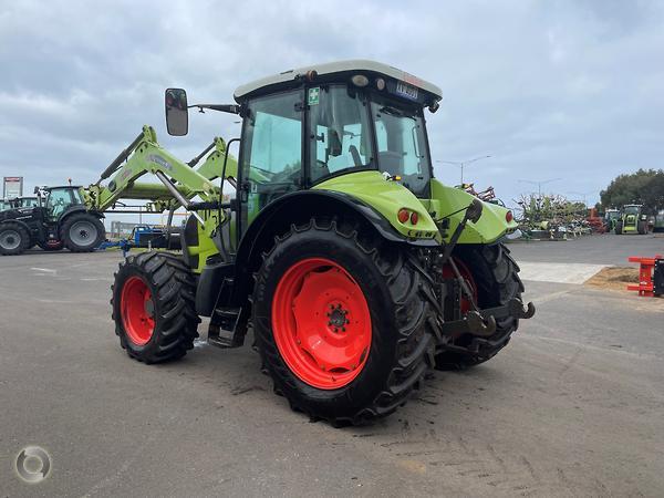 Photo 2. Claas Arion 530 tractor