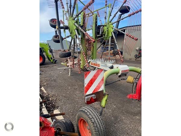 Photo 3. CLAAS liner 2700 hay rake