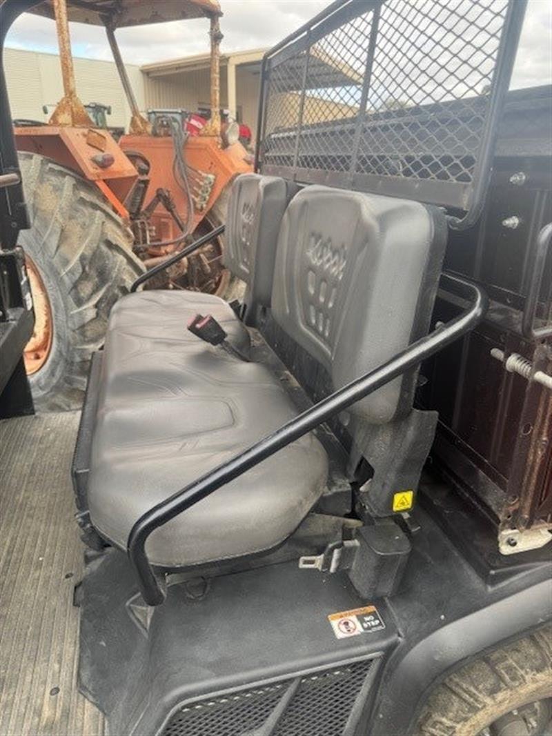Photo 5. Kubota RTV-X1140W-H 4 passenger utv