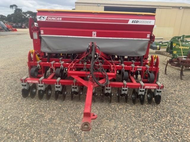 Photo 5. Duncan ECO 18 run airseeder