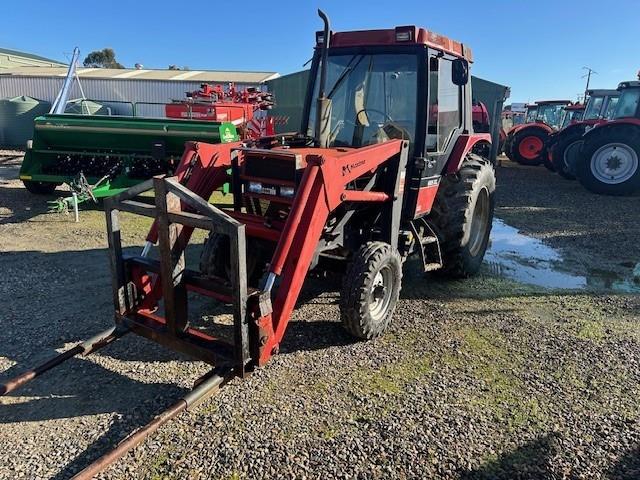 Photo 2. Case IH 685XL Cab tractor