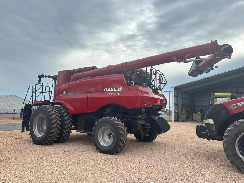 Case IH 9250 Axial flow combine harvester