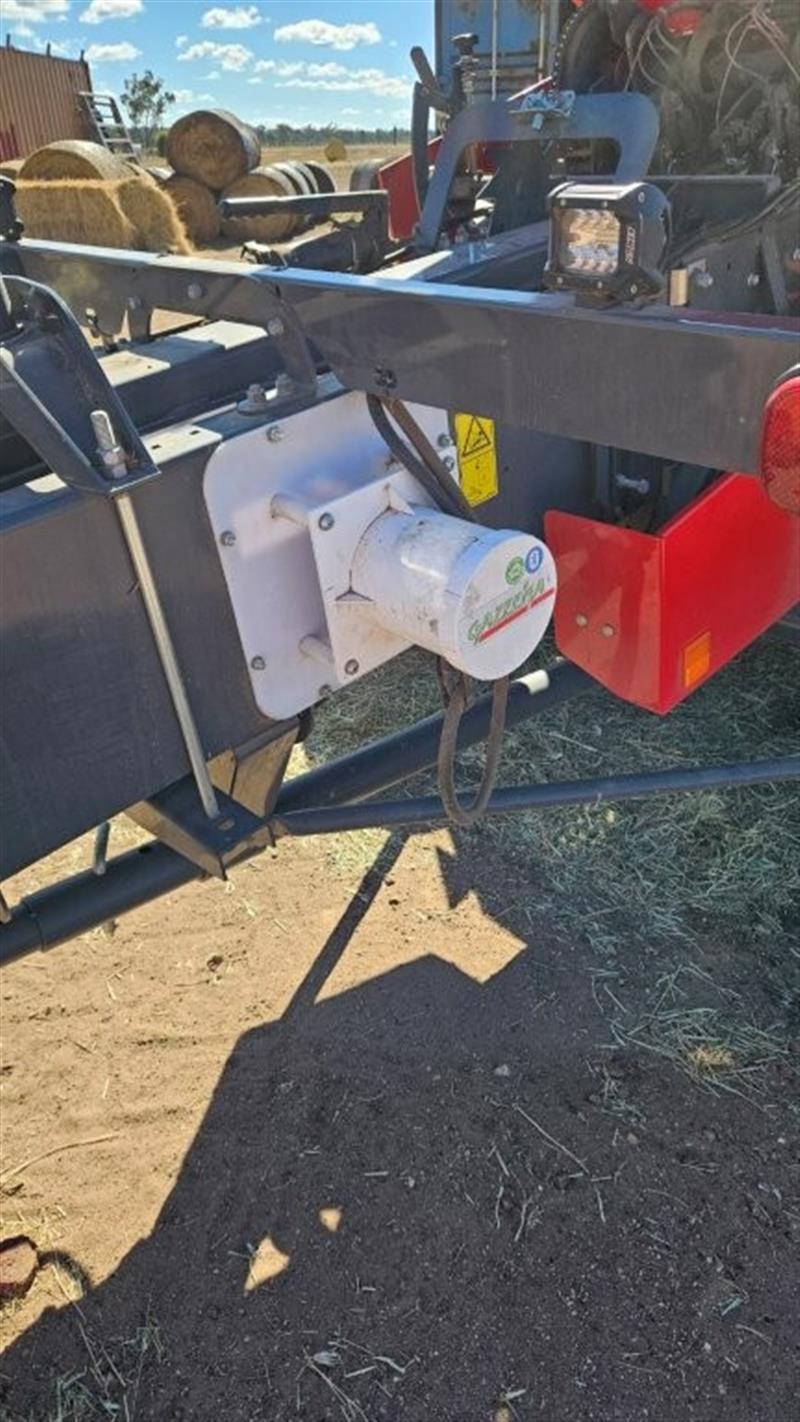 Photo 2. Massey Ferguson 1842S mower conditioner