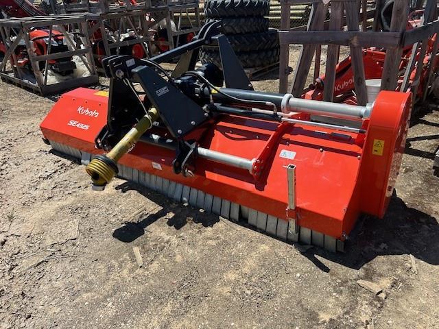 Photo 2. Kubota SE4325 cultivator