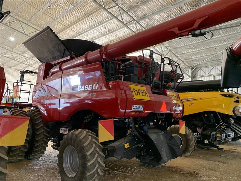 Photo 3. CASE IH 8250 Combine Harvester AXIAL FLOW
