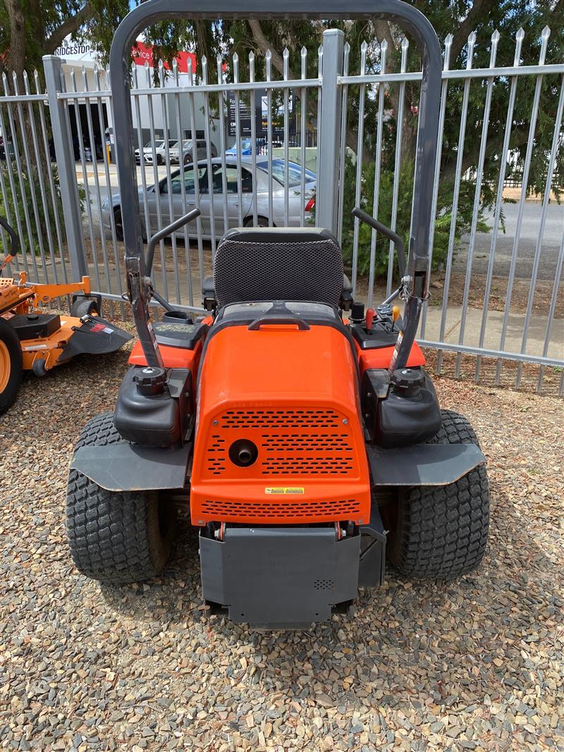 Photo 3. Kubota ZD331 ride on mower