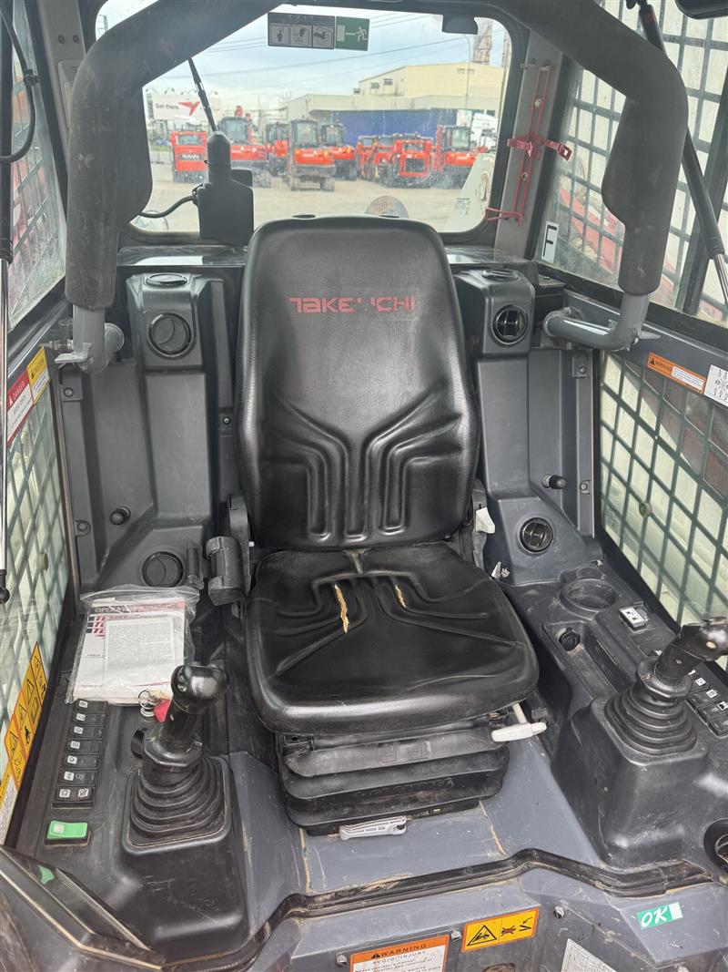Photo 3. 2021 TAKEUCHI TL12R2 
