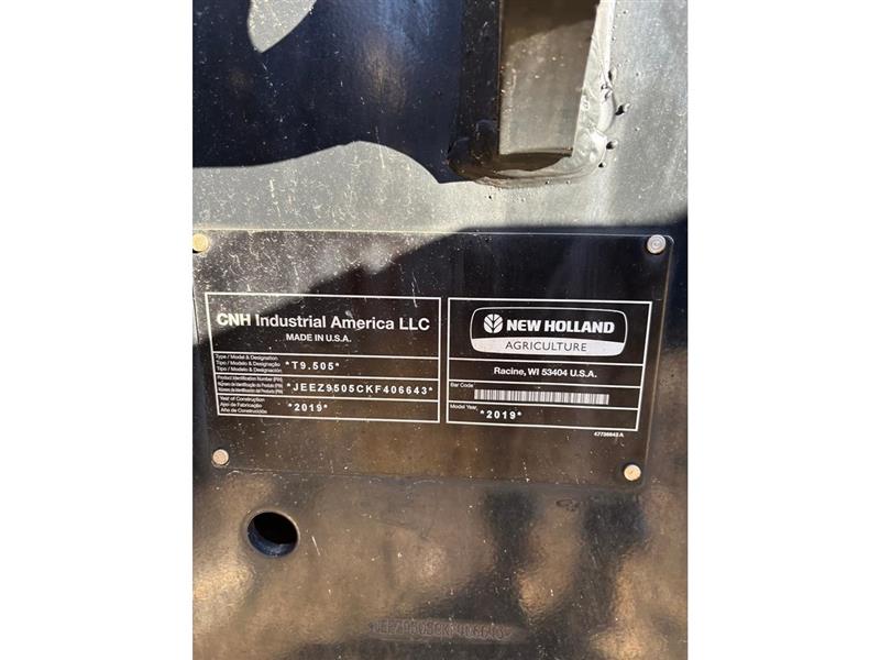 Photo 3. New Holland T9.505 Tractor