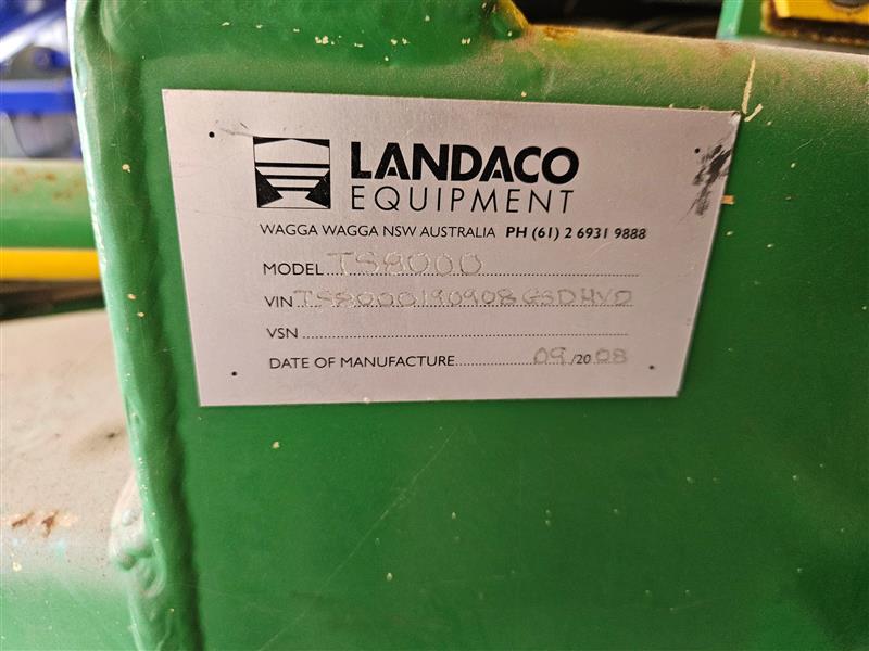 Photo 2. Landaco TS8000 spreader