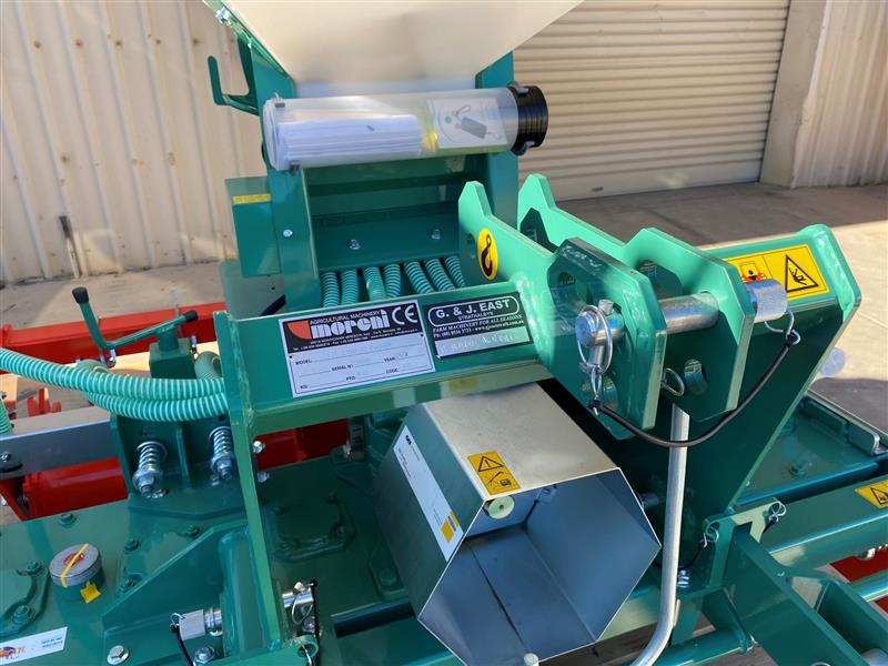 Photo 3. Clemens TKV1700P airseeder