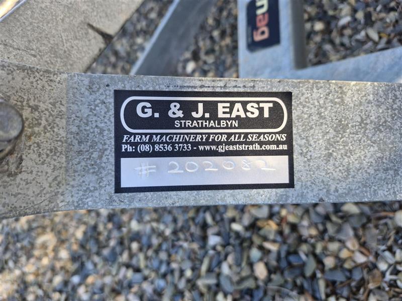 Photo 2. Daken 6' Grader Balde