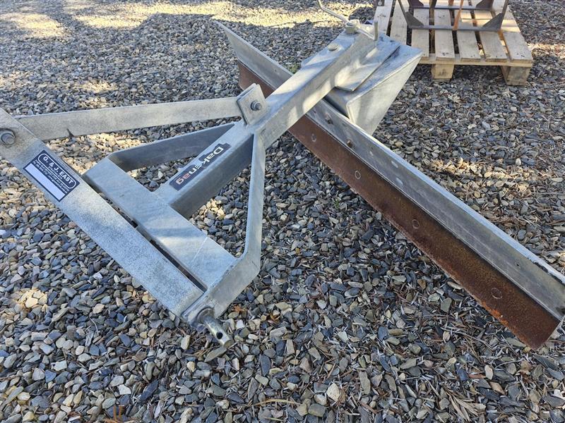 Photo 3. Daken 6' Grader Balde