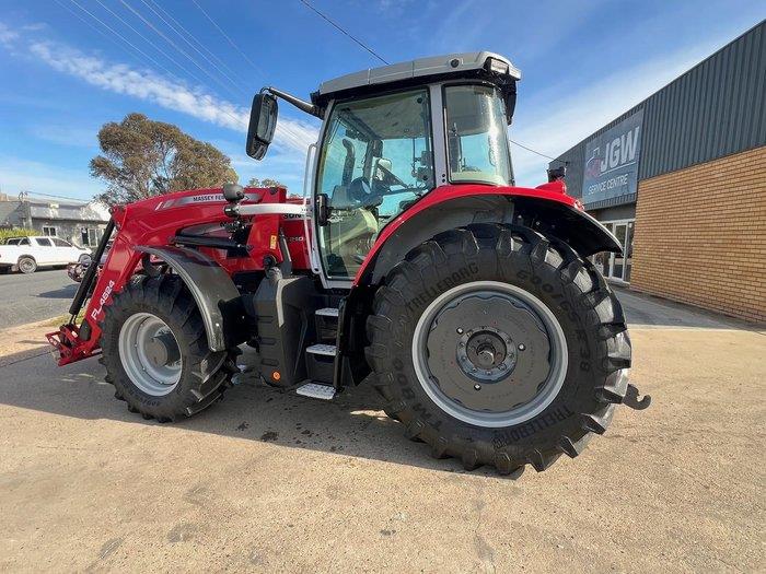 Photo 5. Massey Ferguson 7S.210 DVT tractor