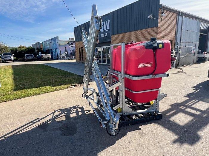 Photo 2. Silvan 1100L Linkage boom sprayer