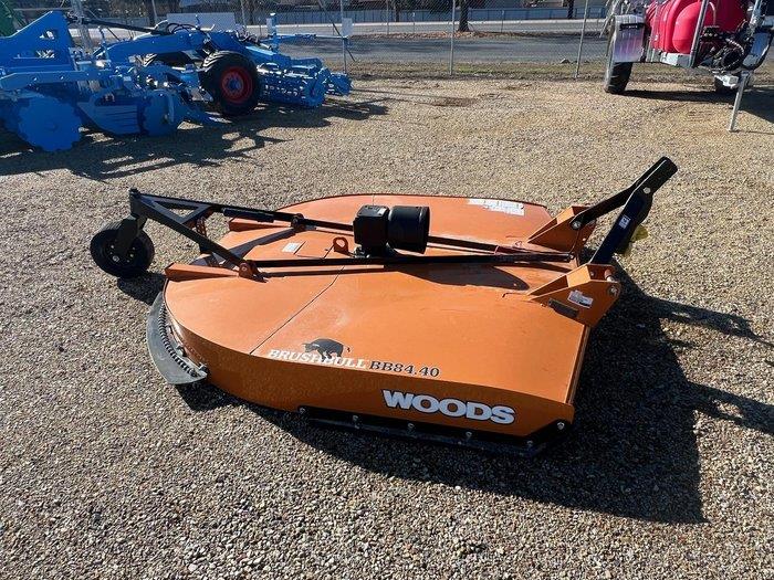 Photo 2. Woods BB84.40 slasher