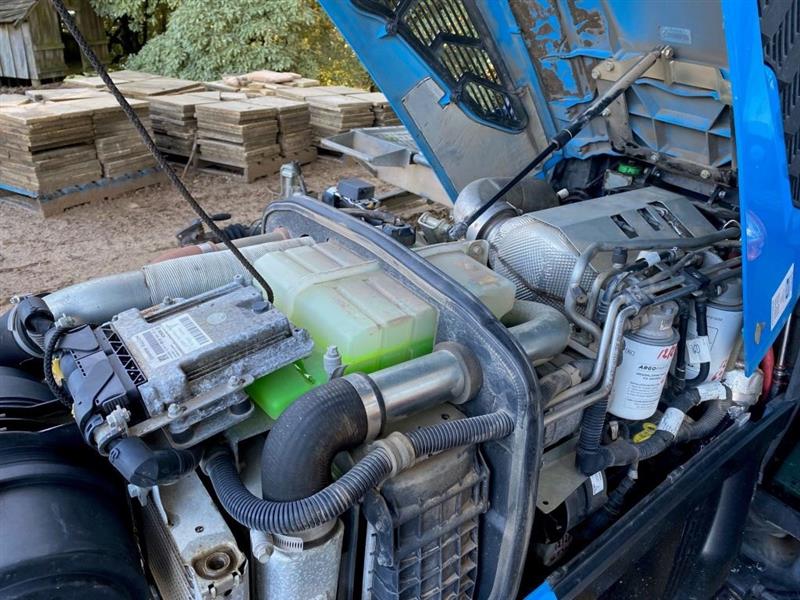 Photo 5. Landini REX4 100GT cab tractor