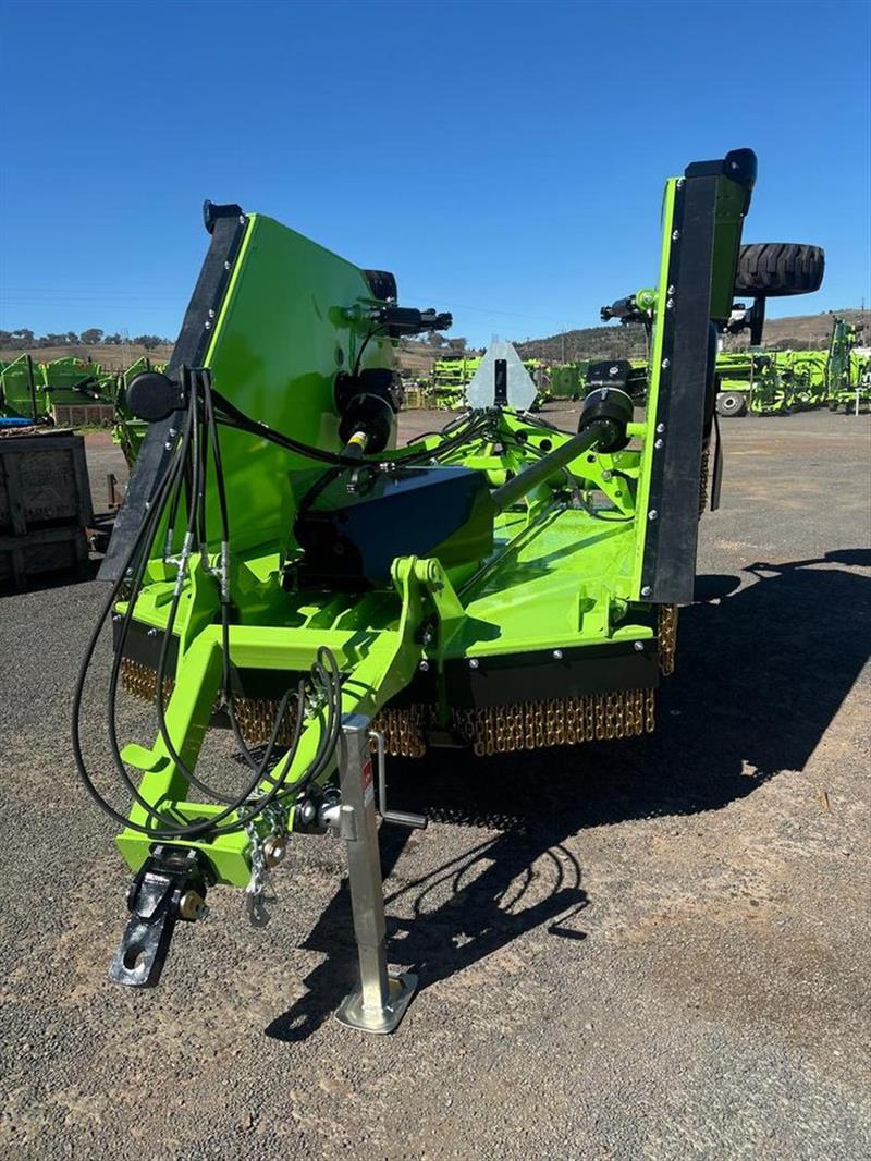 Photo 3. Schulte XH1500 mulcher