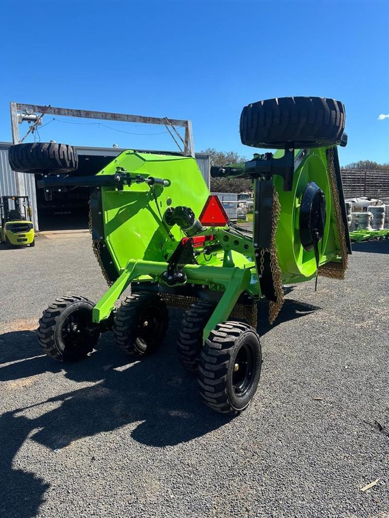 Photo 2. Schulte XH1500 mulcher