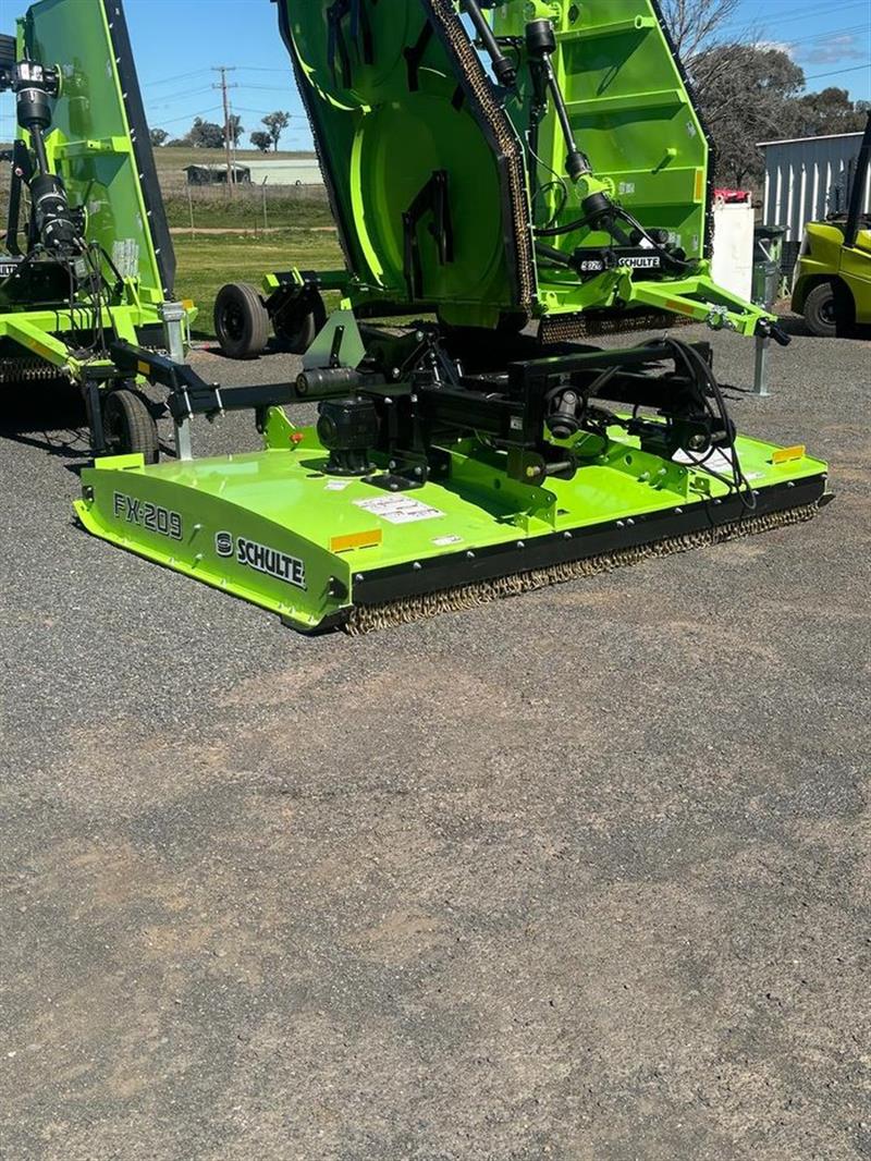 Photo 3. Schulte FX209 mulcher