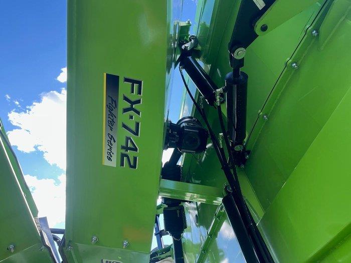 Photo 2. Schulte FX-742 slasher