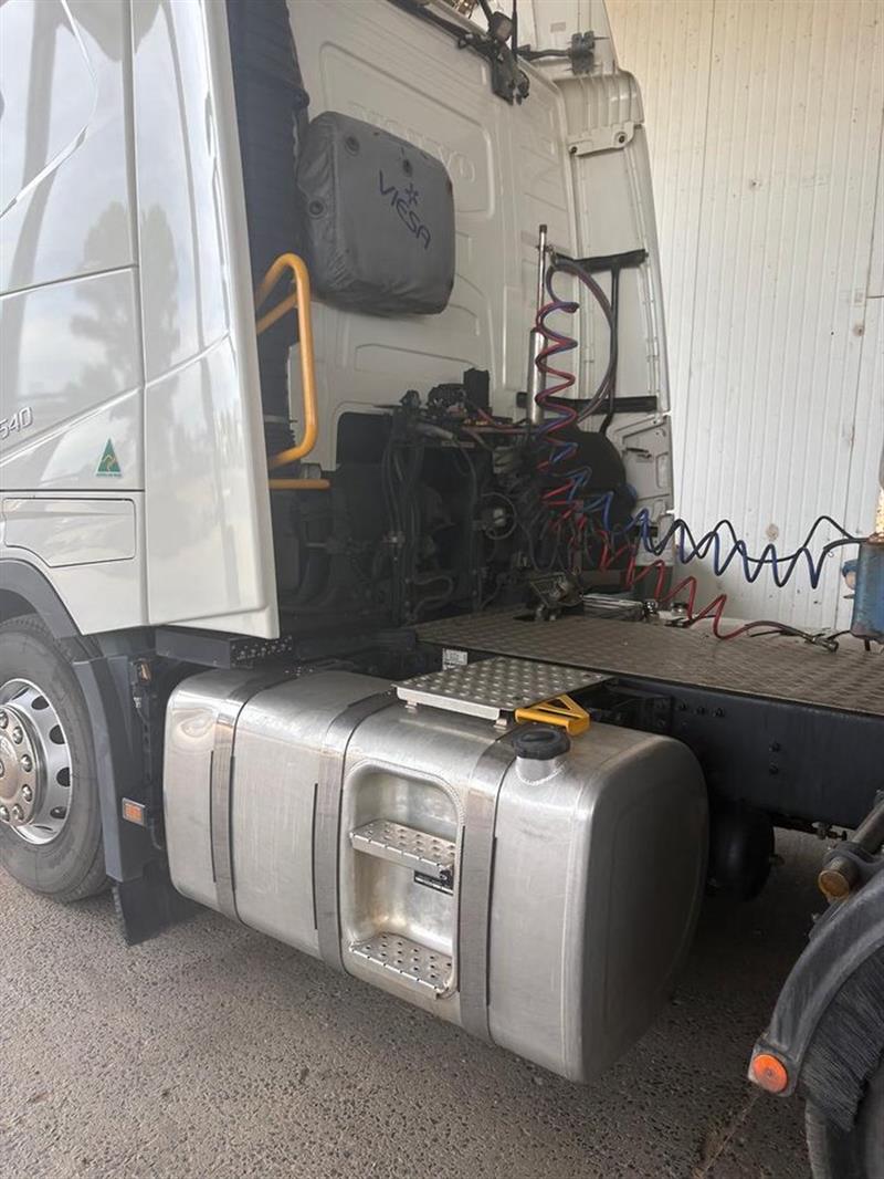 Photo 5. Volvo FH 540 FH13 6x4 prime mover