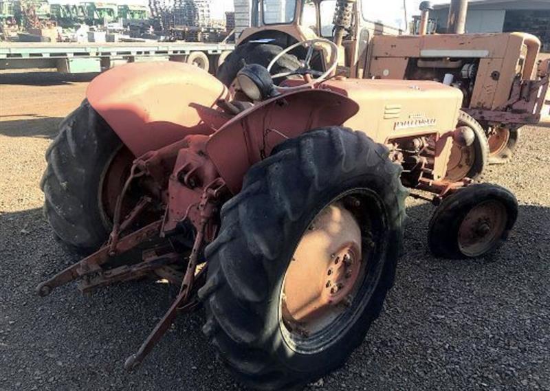 Photo 3. Case IH B250 2wd Tractor