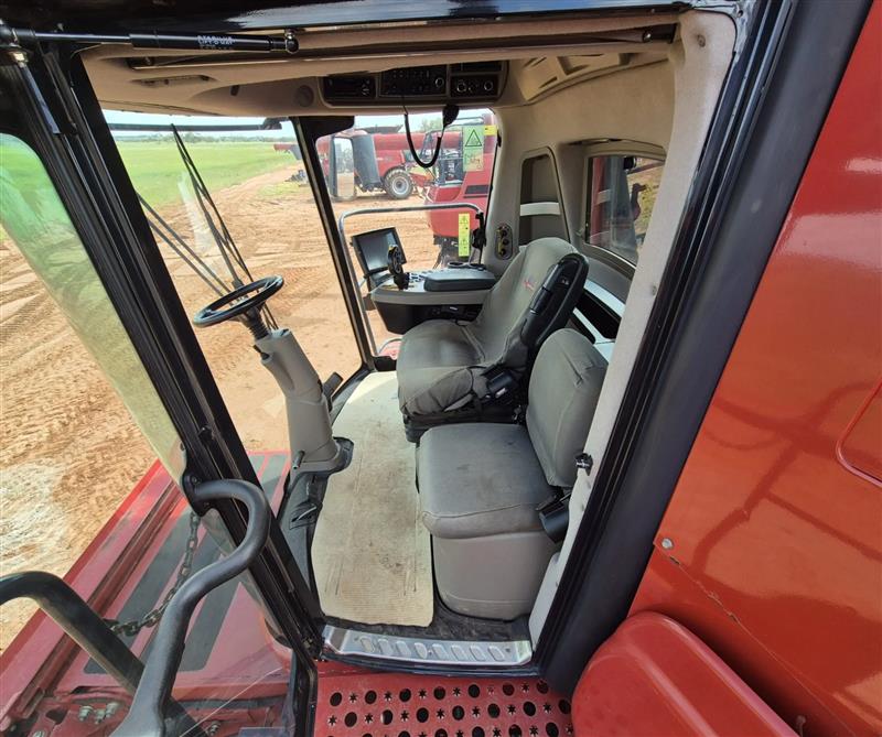 Photo 3. Case IH 7240 combine harvester
