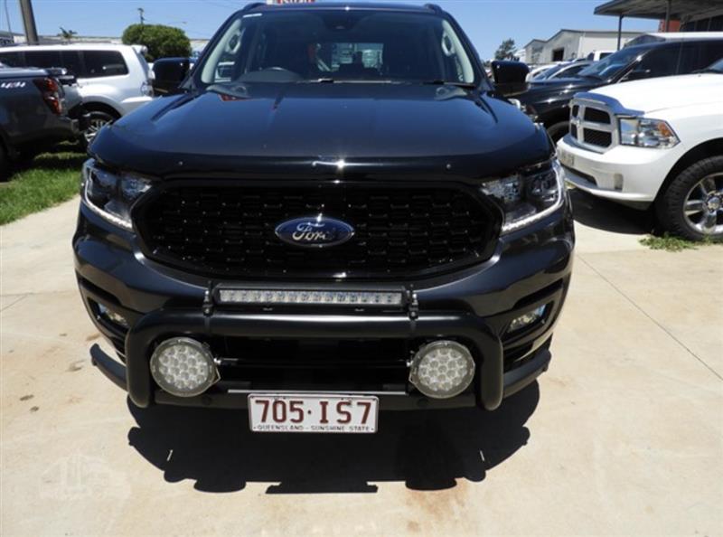 Photo 3. Ford Everest suv