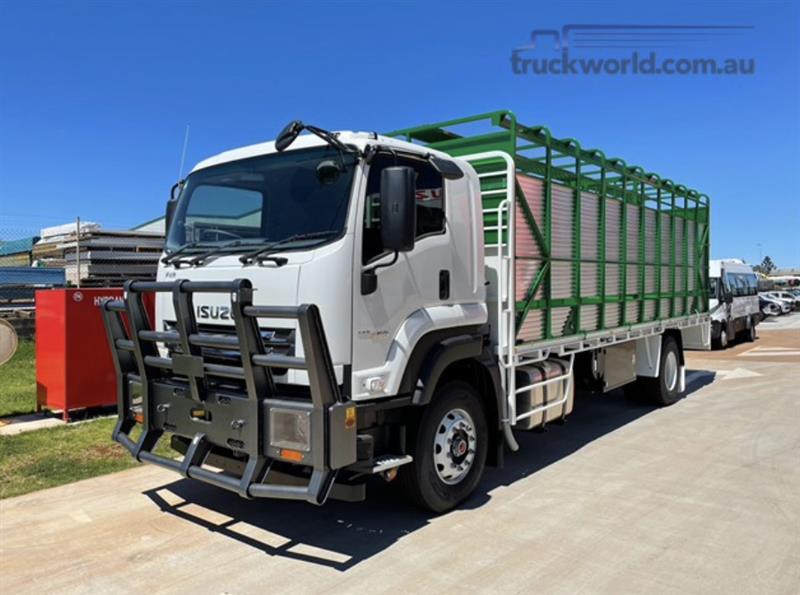 Photo 3. Isuzu FXR165-350 truck