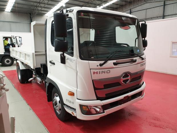 Photo 3. Hino FC 1124 Tipper