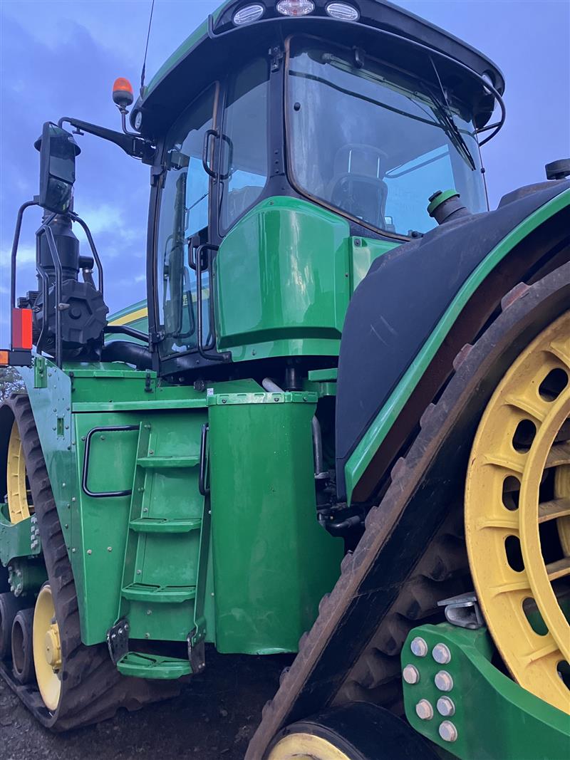 Photo 3. John Deere 9570RX Tracked Tractor