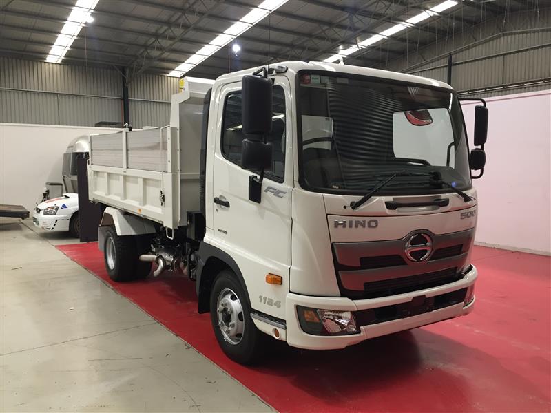 Photo 3. Hino FC 1124 Tipper