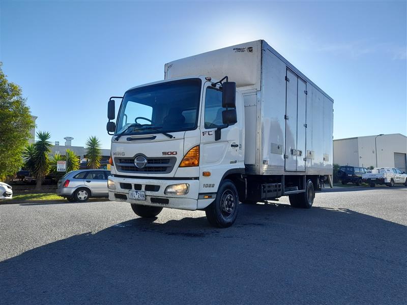 Photo 3. Hino FC 1022-500 Series Pantech