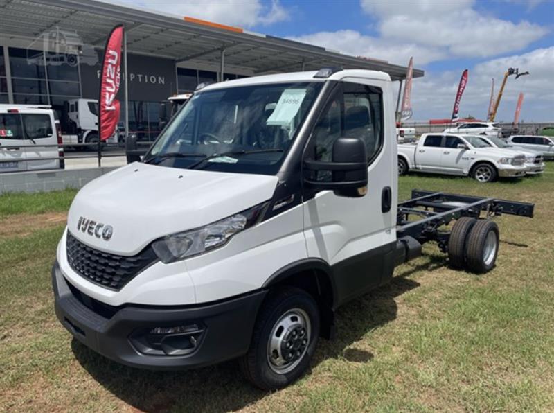 Photo 3. Iveco Daily 45C18 truck